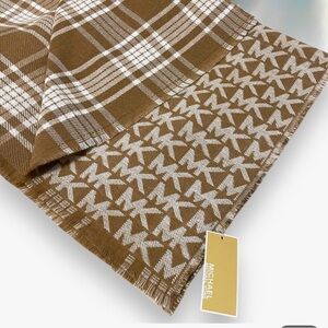 Michael Kors Tan and White Checkered scarf🧣🪡